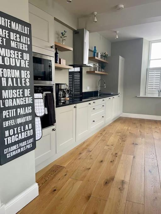 Luxurious 2 Bedroom Apartment In Central Berwick Extérieur photo